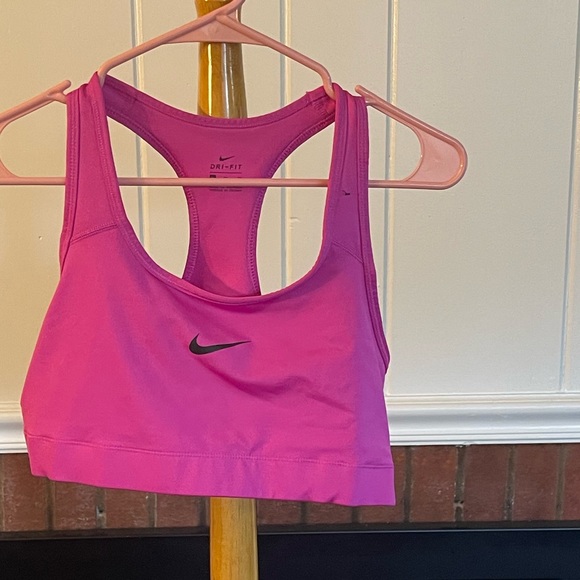 Nike Other - Pre owned women’s sports bra Nike size XL